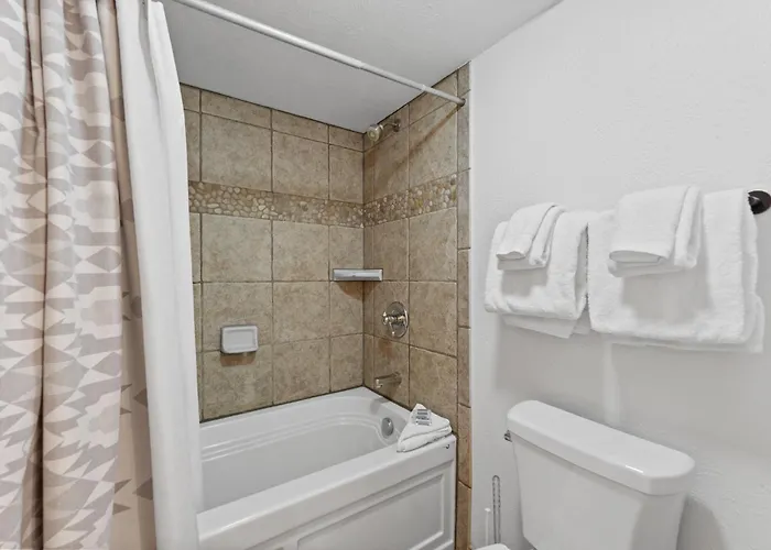 Summit House East #313